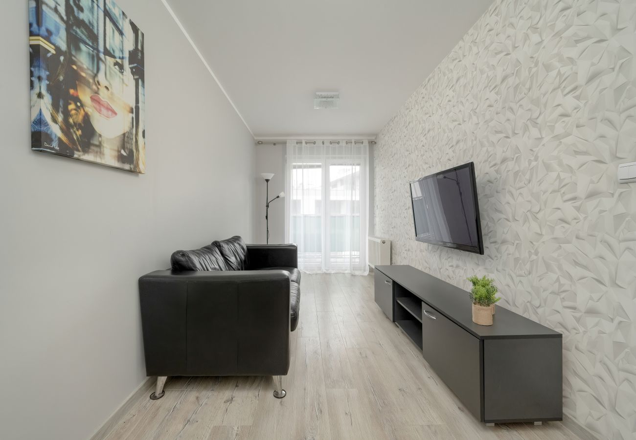 Ferienwohnung in Wrocław - Reymonta 10E | Ein-Schlafzimmer-Apartment | 2 Personen | Möblierter Balkon | Parkplatz | Wrocław