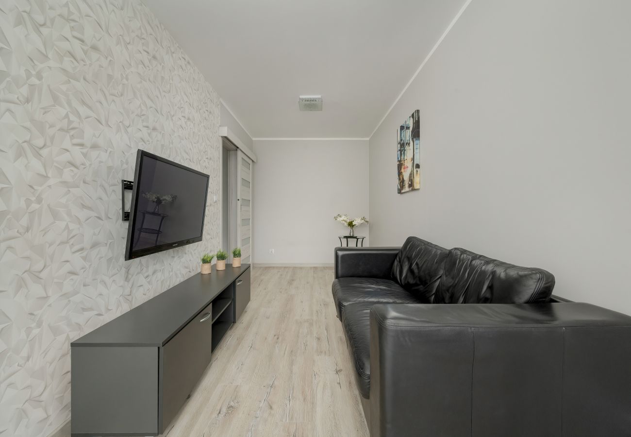 Ferienwohnung in Wrocław - Reymonta 10E | Ein-Schlafzimmer-Apartment | 2 Personen | Möblierter Balkon | Parkplatz | Wrocław