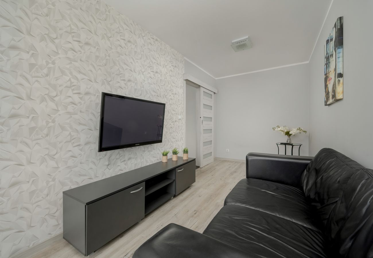 Ferienwohnung in Wrocław - Reymonta 10E | Ein-Schlafzimmer-Apartment | 2 Personen | Möblierter Balkon | Parkplatz | Wrocław