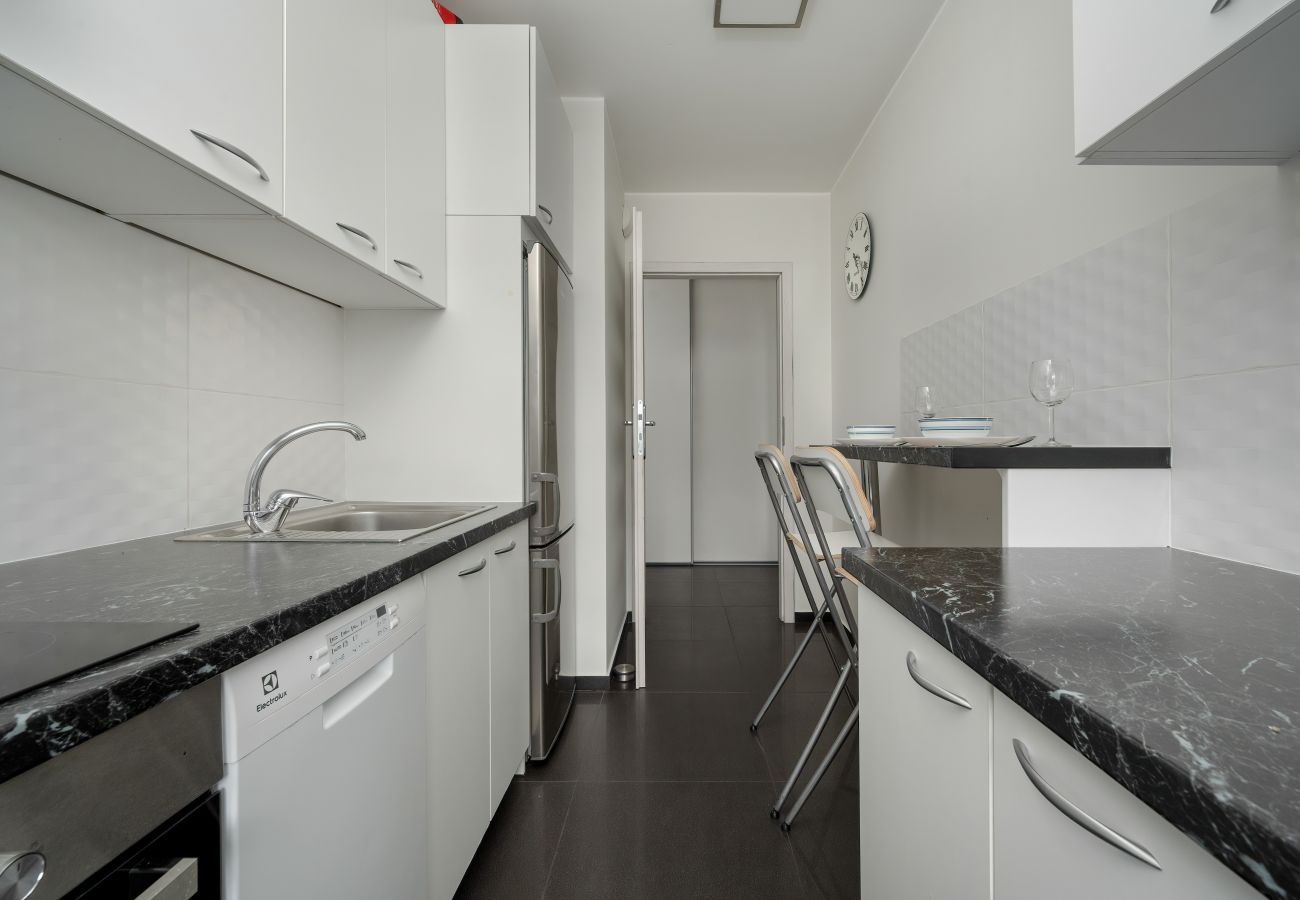 Ferienwohnung in Wrocław - Reymonta 10E | Ein-Schlafzimmer-Apartment | 2 Personen | Möblierter Balkon | Parkplatz | Wrocław