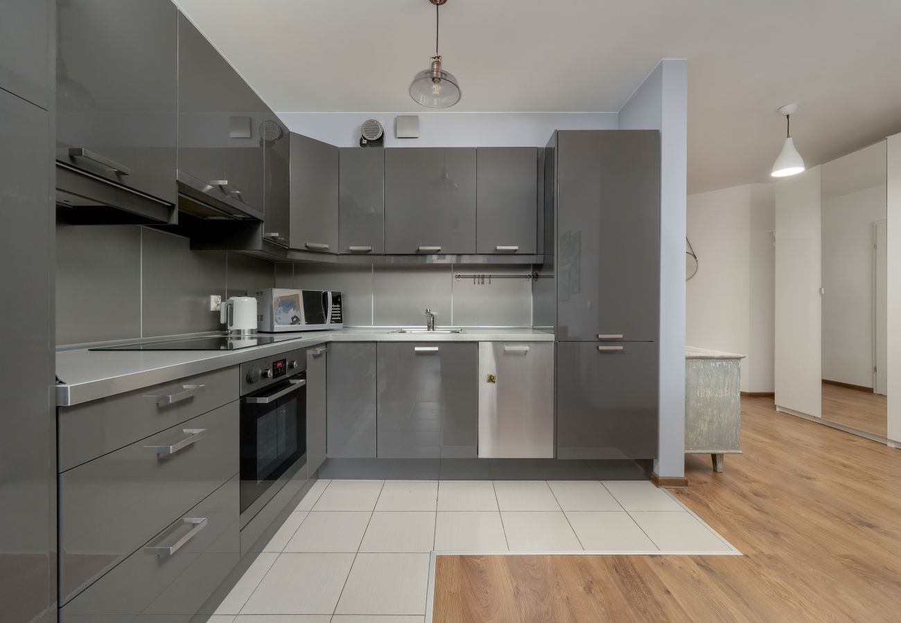 Ferienwohnung in Wrocław - Modernes Apartment mit Balkon in Wrocław | 4 Personen | Haustiere erlaubt | Smart TV | Geschlossener Innenhof mit Spielplatz