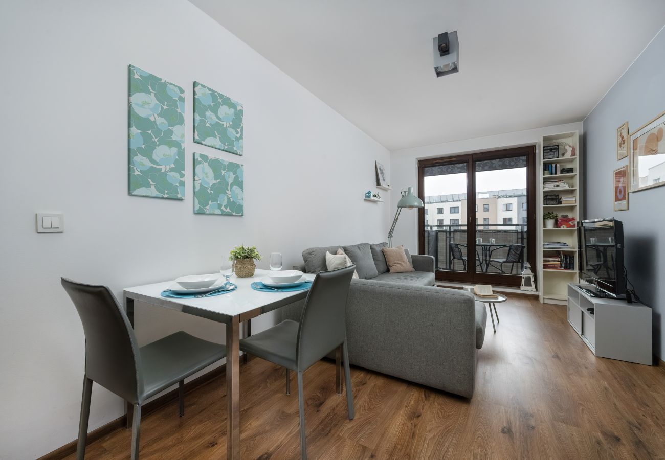 Ferienwohnung in Wrocław - Modernes Apartment mit Balkon in Wrocław | 4 Personen | Haustiere erlaubt | Smart TV | Geschlossener Innenhof mit Spielplatz