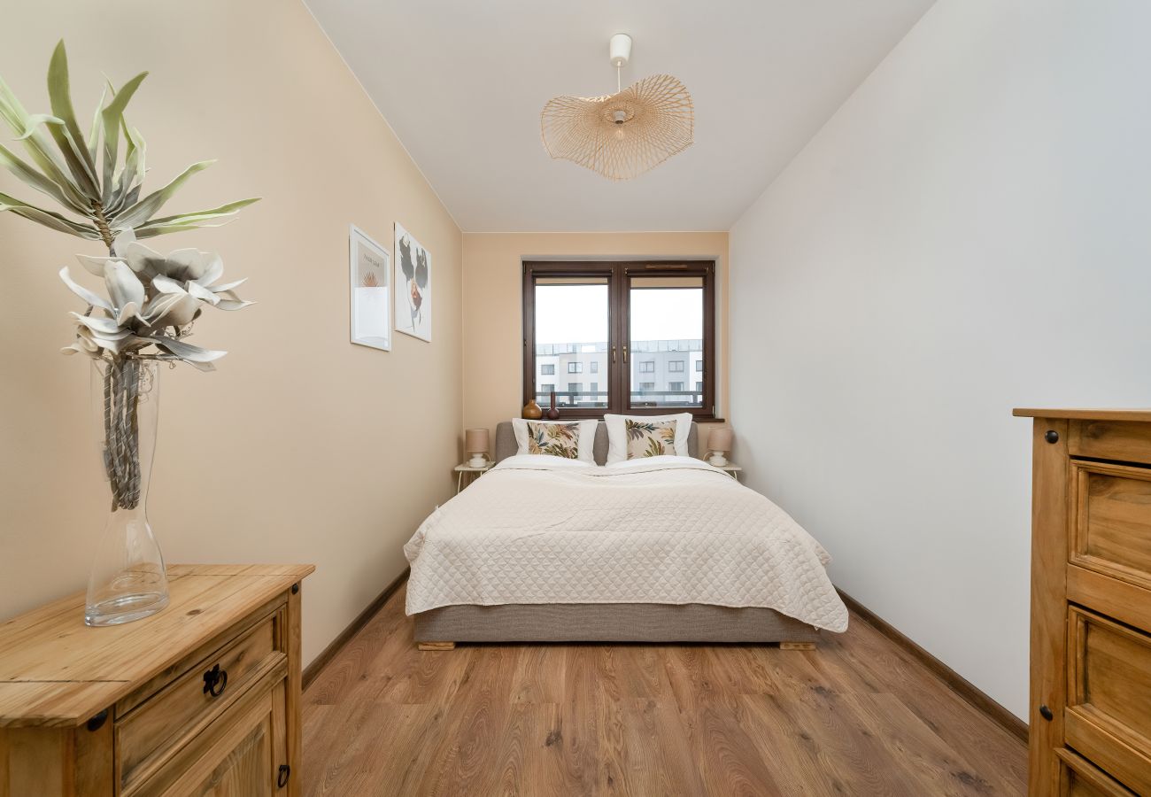 Ferienwohnung in Wrocław - Modernes Apartment mit Balkon in Wrocław | 4 Personen | Haustiere erlaubt | Smart TV | Geschlossener Innenhof mit Spielplatz