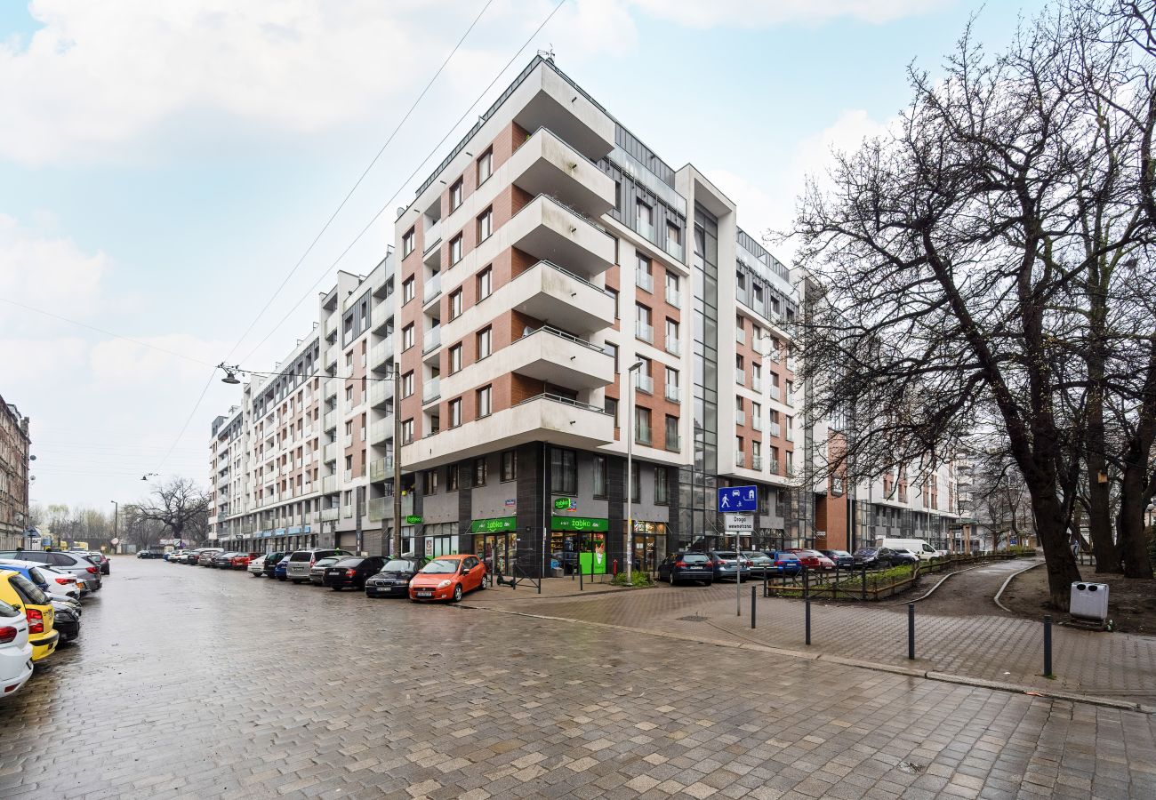 Ferienwohnung in Wrocław - Modernes Apartment mit Balkon in Wrocław | 4 Personen | Haustiere erlaubt | Smart TV | Geschlossener Innenhof mit Spielplatz