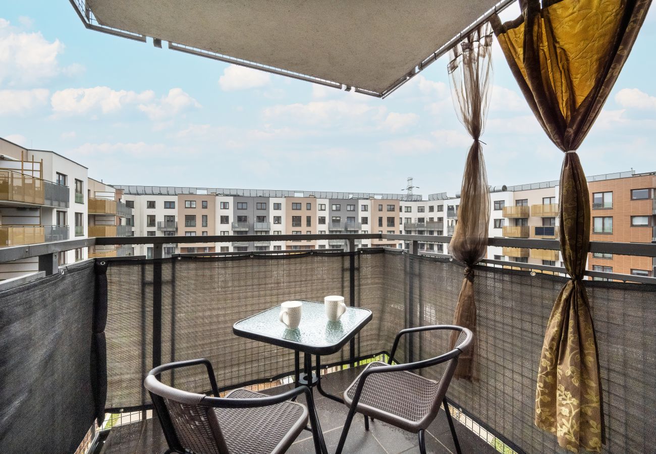 Ferienwohnung in Wrocław - Modernes Apartment mit Balkon in Wrocław | 4 Personen | Haustiere erlaubt | Smart TV | Geschlossener Innenhof mit Spielplatz