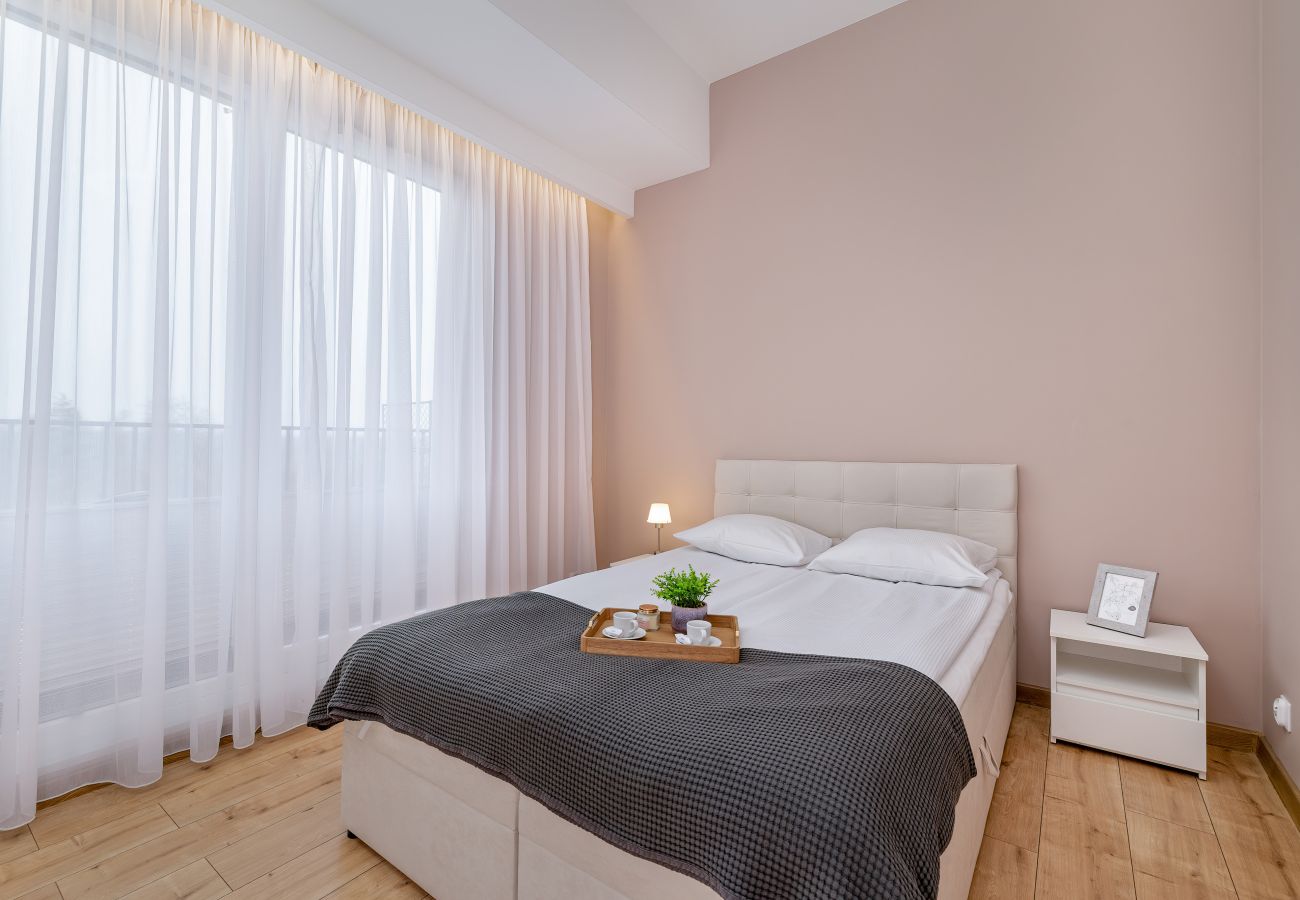 Ferienwohnung in Kraków - Prestige Tyniecka Wohnung | 3 Schlafzimmer | 2 Balkone | Parkplatz