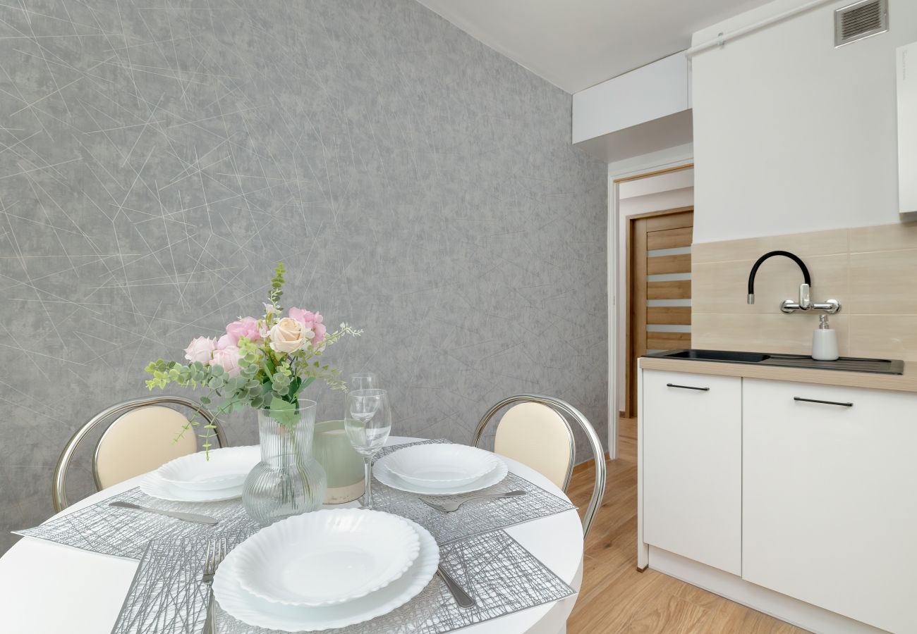 Ferienwohnung in Kraków - Gemütliche Wohnung mit Balkon in Krakau | 800 m zum Bahnhof Krakau Olsza | 2 Schlafzimmer | Smart TV | Wifi 