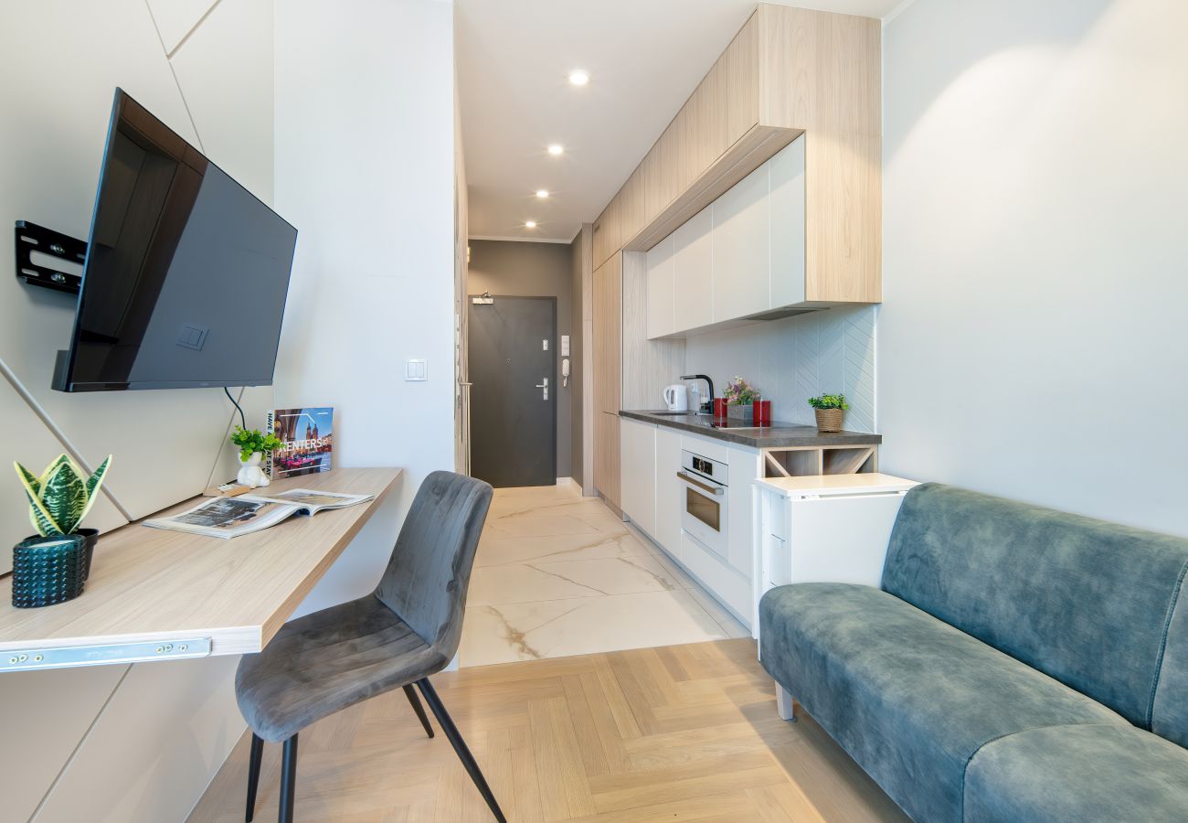 Ferienwohnung in Kraków - Wohnung mit Balkon | Parking | Stadtblick | Smart TV | Fernbedienung | Krakau 