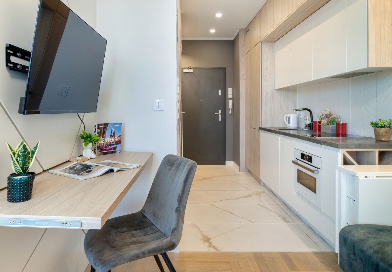 Ferienwohnung in Kraków - Wohnung mit Balkon | Parking | Stadtblick | Smart TV | Fernbedienung | Krakau 