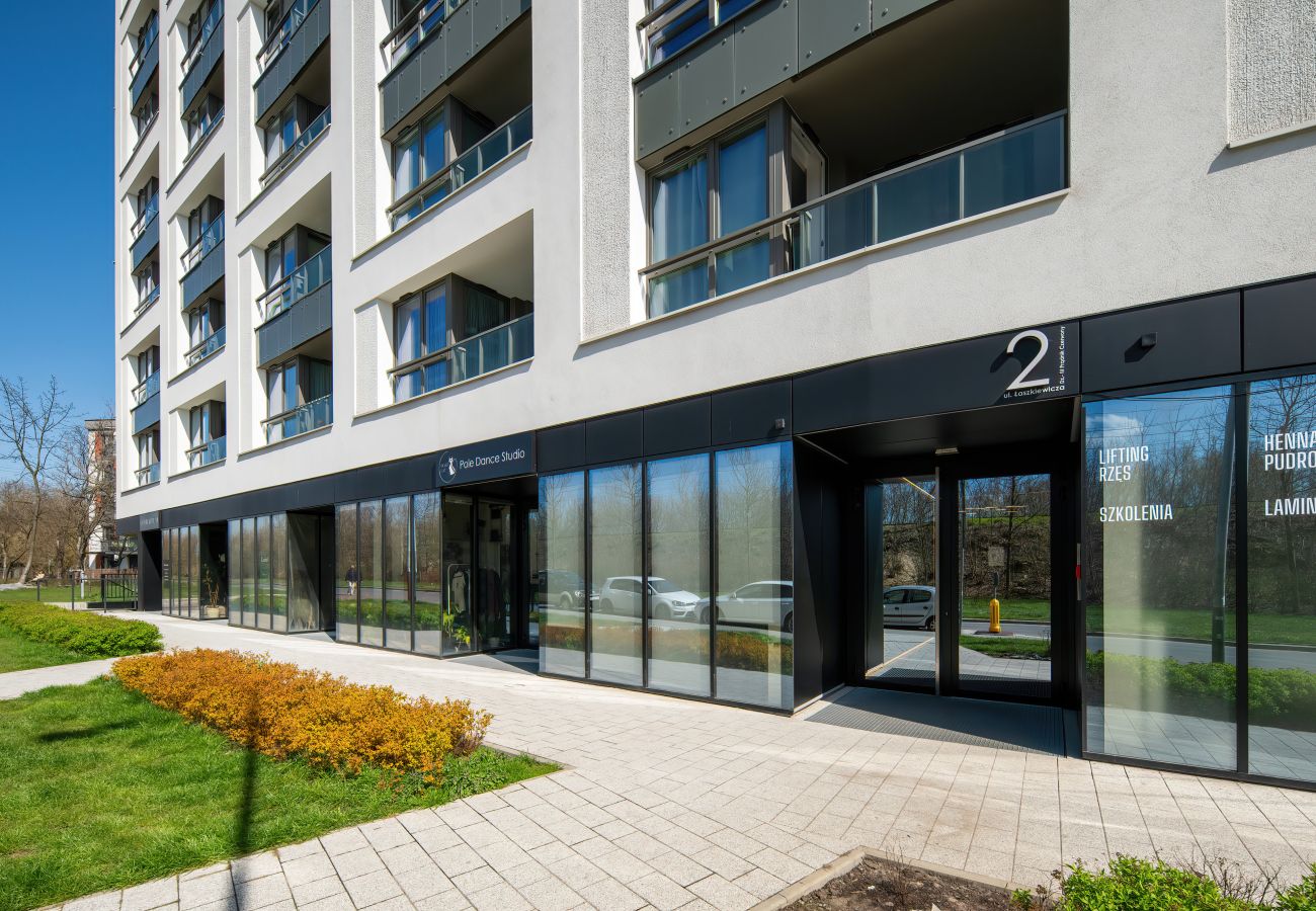 Ferienwohnung in Kraków - Wohnung mit Balkon | Parking | Stadtblick | Smart TV | Fernbedienung | Krakau 