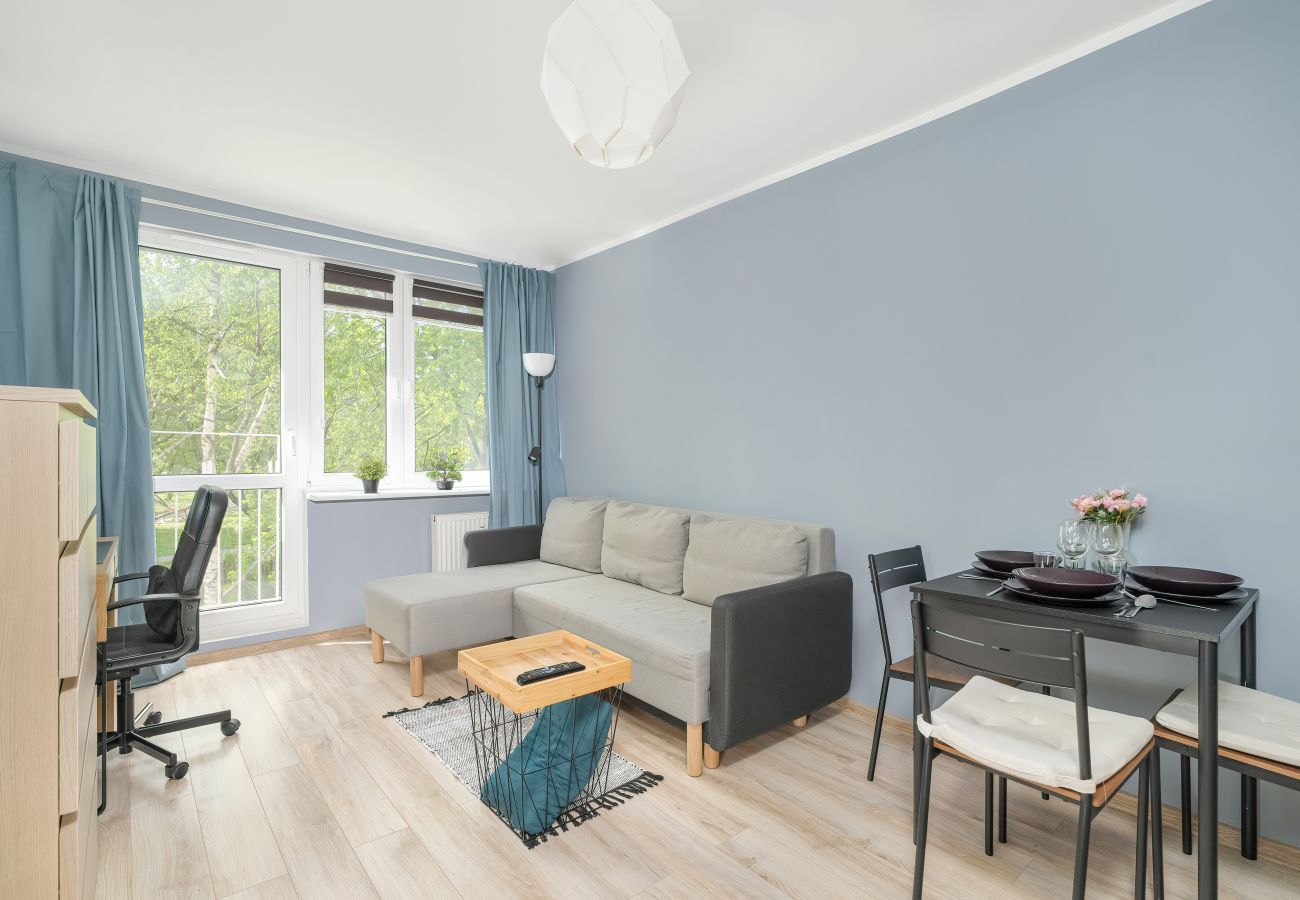 Ferienwohnung in Poznań - Osiedle Kosmonautów 15 | Poznań | Ein-Schlafzimmer-Apartment | 4 Personen | Badewanne | Schreibtisch für Fernarbeit