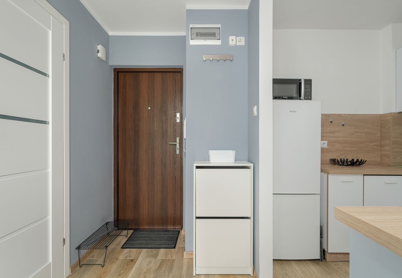 Ferienwohnung in Poznań - Osiedle Kosmonautów 15 | Poznań | Ein-Schlafzimmer-Apartment | 4 Personen | Badewanne | Schreibtisch für Fernarbeit