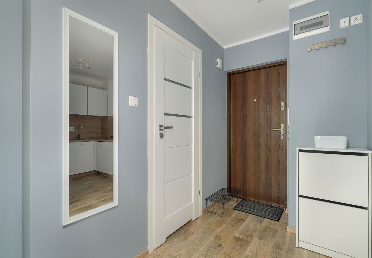 Ferienwohnung in Poznań - Osiedle Kosmonautów 15 | Poznań | Ein-Schlafzimmer-Apartment | 4 Personen | Badewanne | Schreibtisch für Fernarbeit