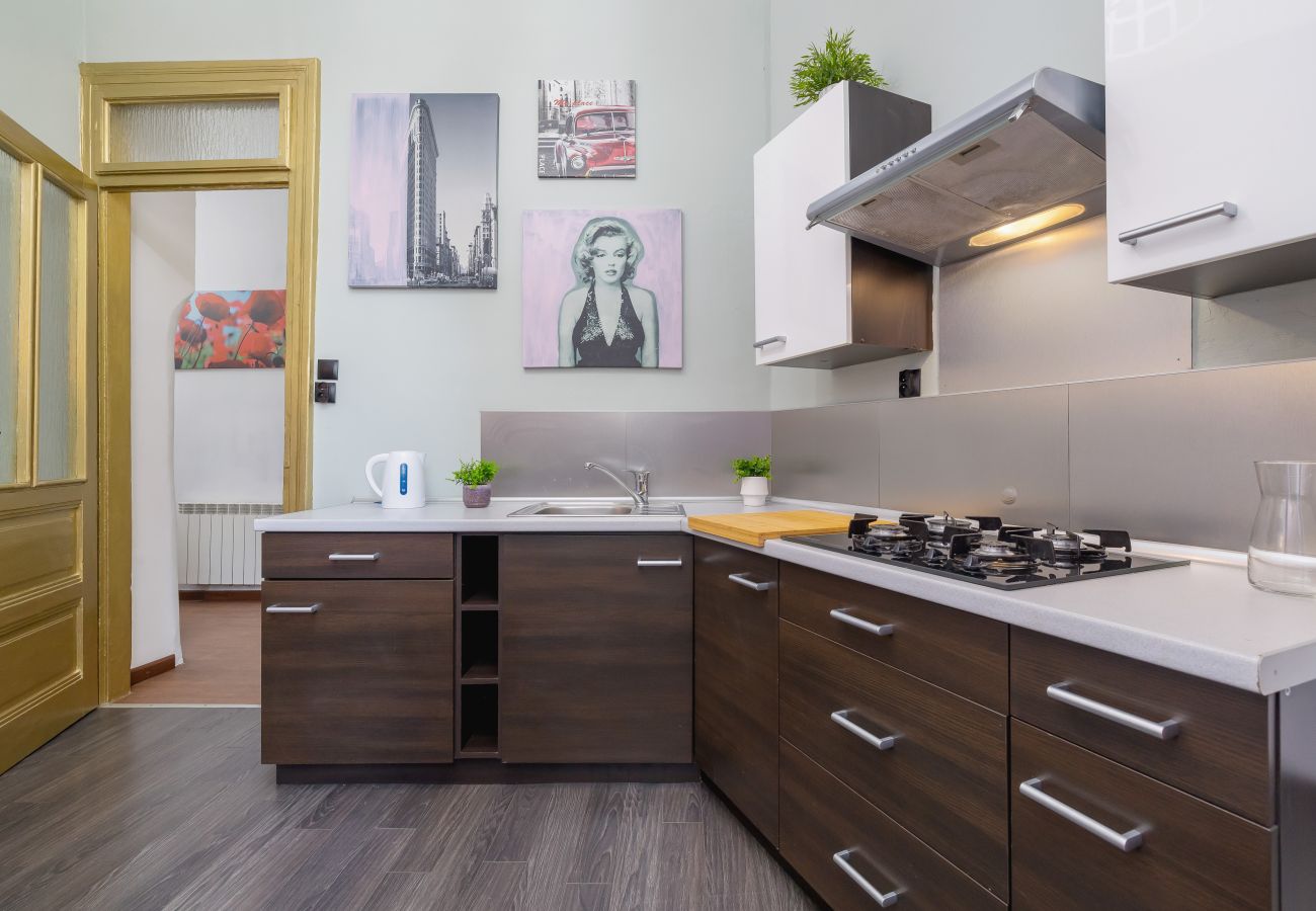 Ferienwohnung in Kraków - Elegantes Apartment | Krakau | 300 Meter zur Altstadt | Balkon | Für 4