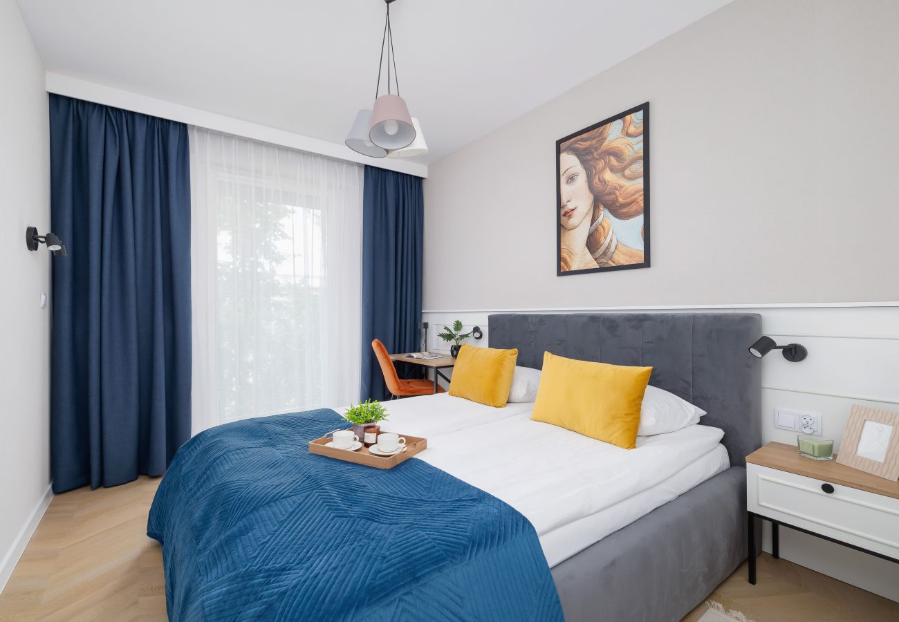 Ferienwohnung in Kraków - Krowodeska 40B | Prestige Apartment in Krakau | 4 Personen | Parkplatz | Klimaanlage | Schreibtisch | Badewanne