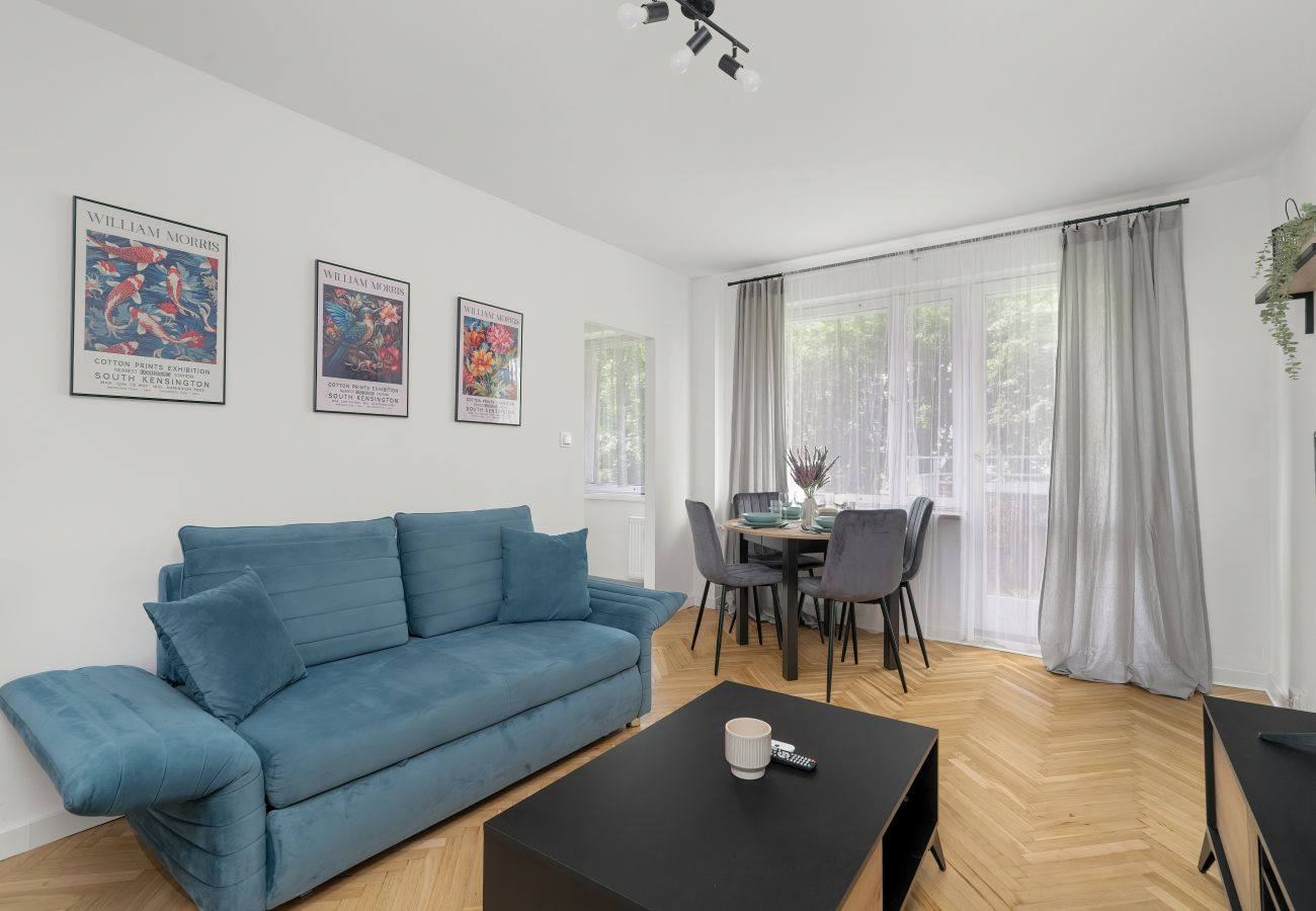 Ferienwohnung in Poznań - Os. Pod Lipami 2F | Ein-Schlafzimmer-Apartment | 4 Personen | Möblierter Balkon | Poznań