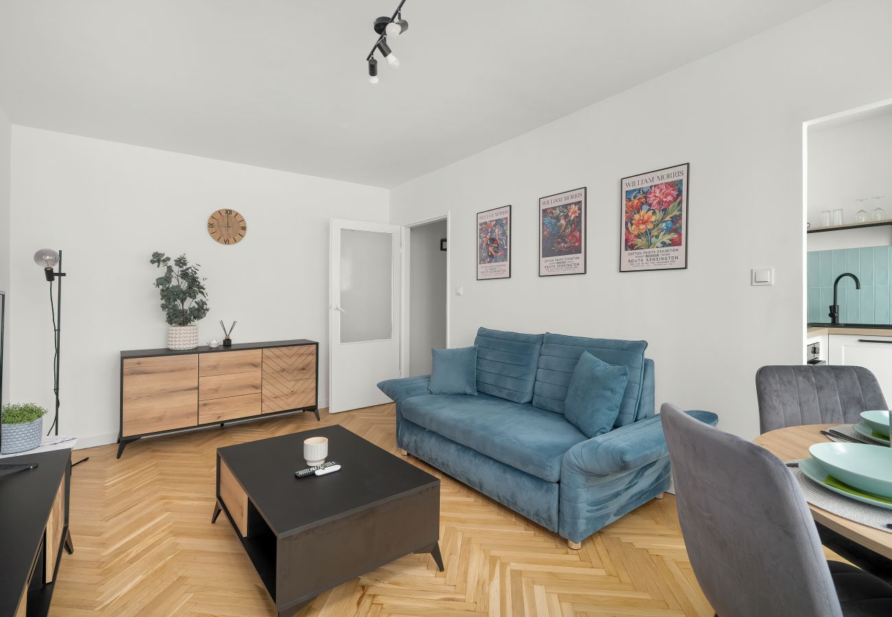 Ferienwohnung in Poznań - Os. Pod Lipami 2F | Ein-Schlafzimmer-Apartment | 4 Personen | Möblierter Balkon | Poznań