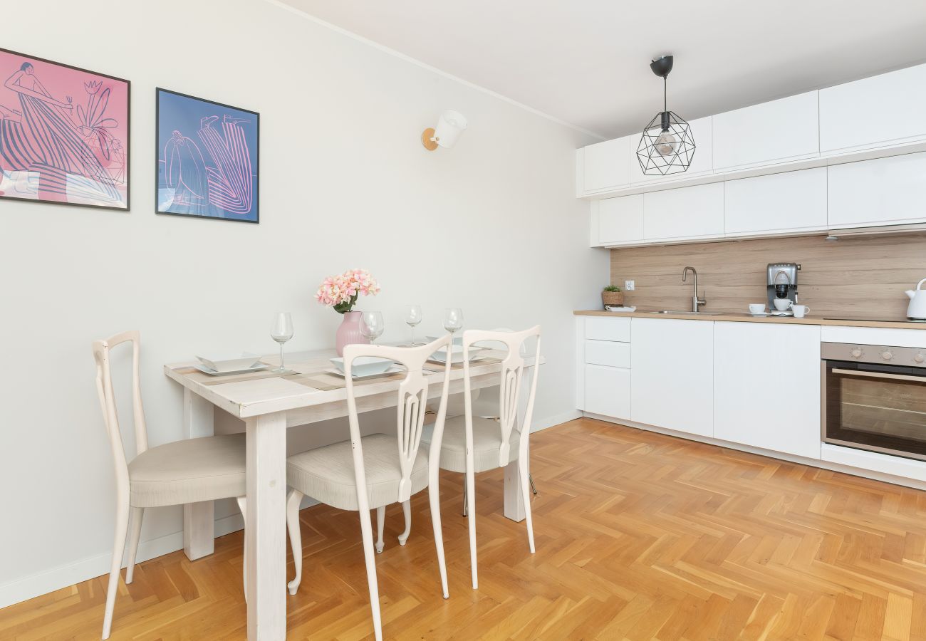 Ferienwohnung in Sopot - Sopot Brodwino | Cieszyńskiego | Nahe der Oper Leśna | Balkon | Zwei Schlafzimmer | Für 4