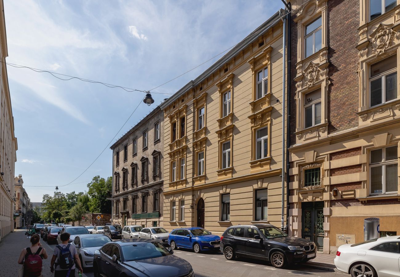 Ferienwohnung in Kraków - Stilvolle Wohnung | 2 Schlafzimmer | Remote Arbeit | Downtown Krakau  