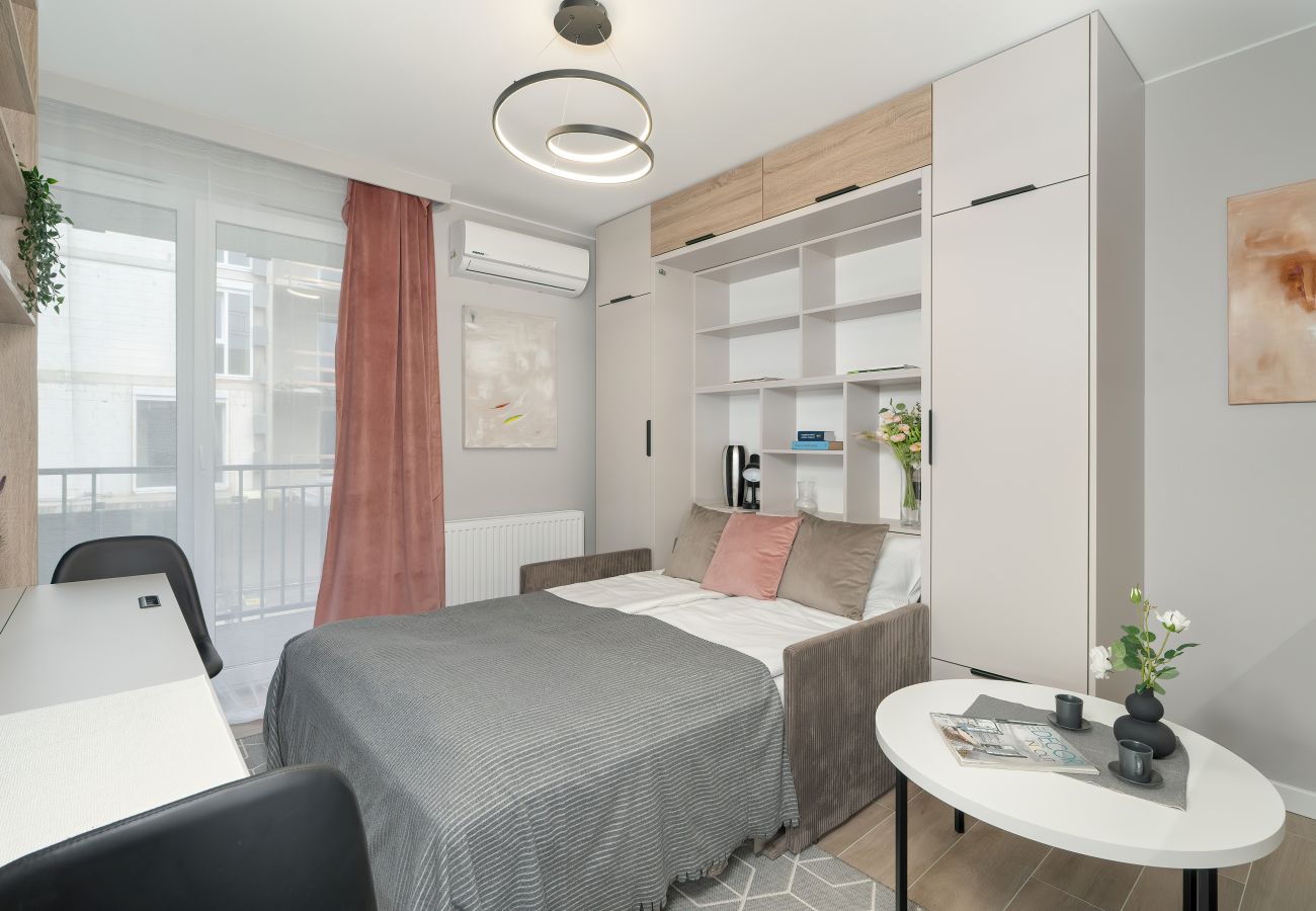 Studio in Poznań - Nadolnik Studio Apartments | 2 Gäste | AC | Balkon 