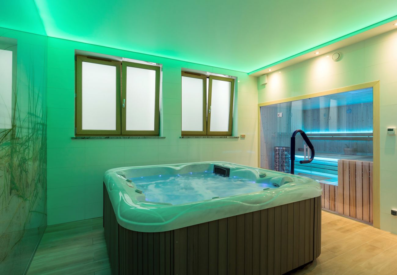 interior, jacuzzi, sauna, rent