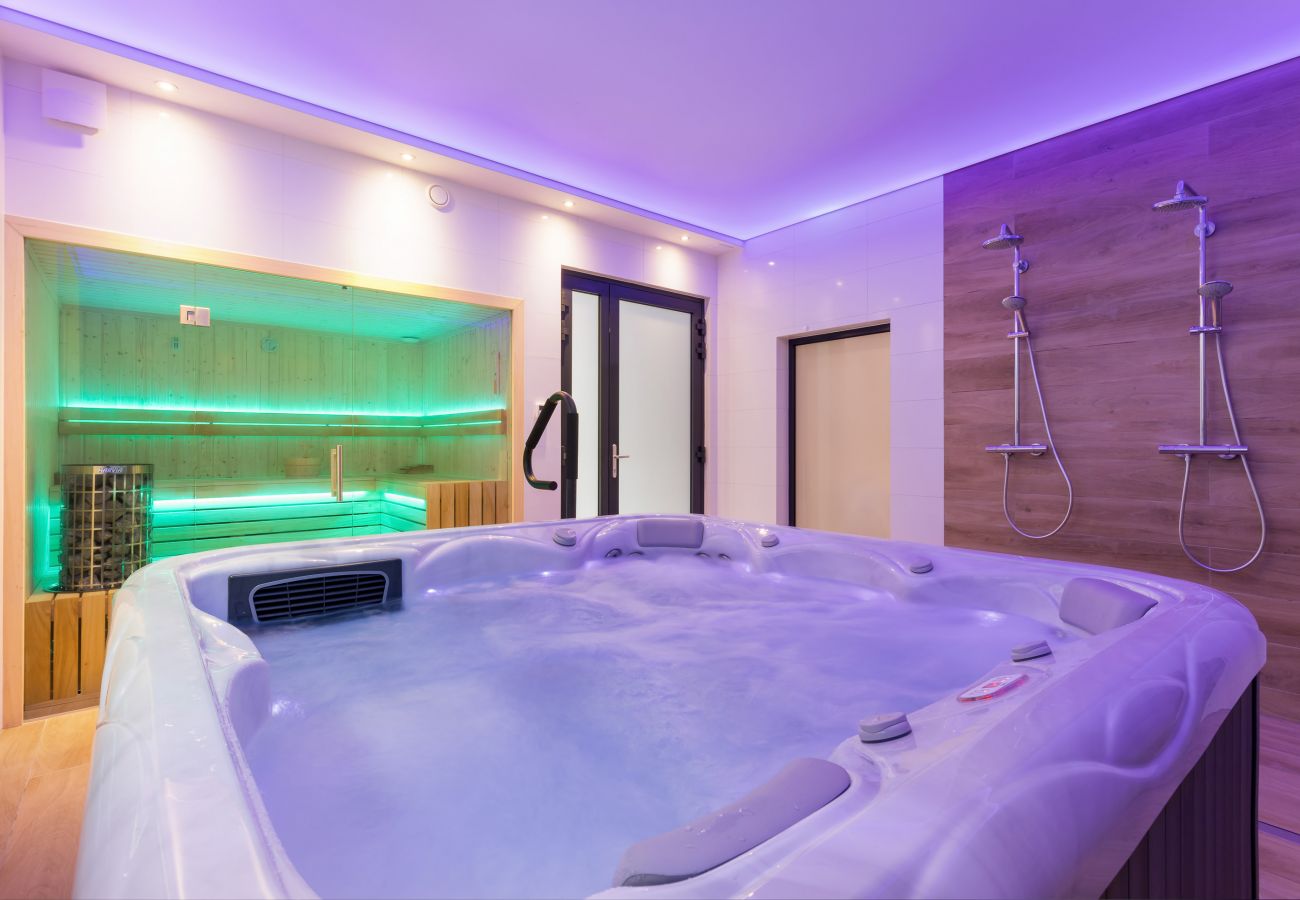 interior, jacuzzi, sauna, rent