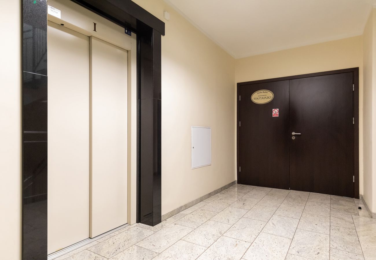 interior, apartment building, apartment building interior, corridor, apartment entrance, lift, rent