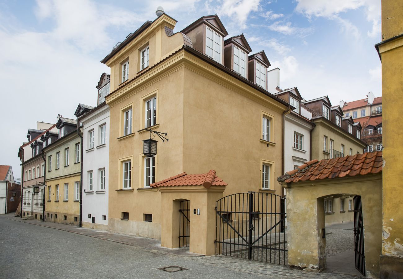 Apartment in Warszawa - Apartment in Warsaw Old Town Rycerska 4/6