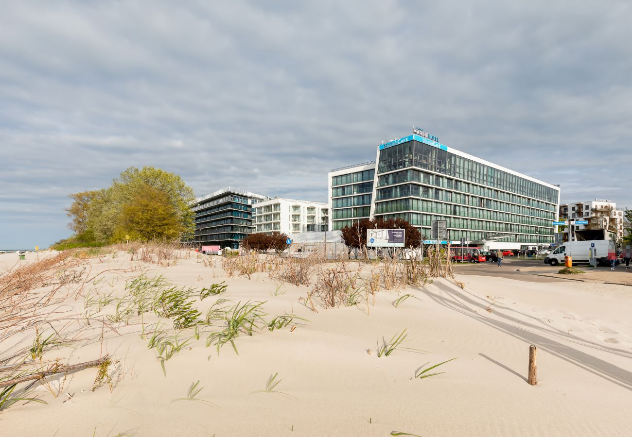 exterior, apartment, apartment exterior, apartment building, apartment building exterior, beach, seaside, rent