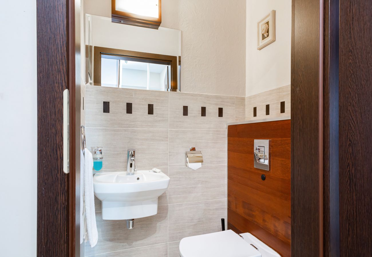 bathroom, sink, toilet, mirror, apartment, interior, rent