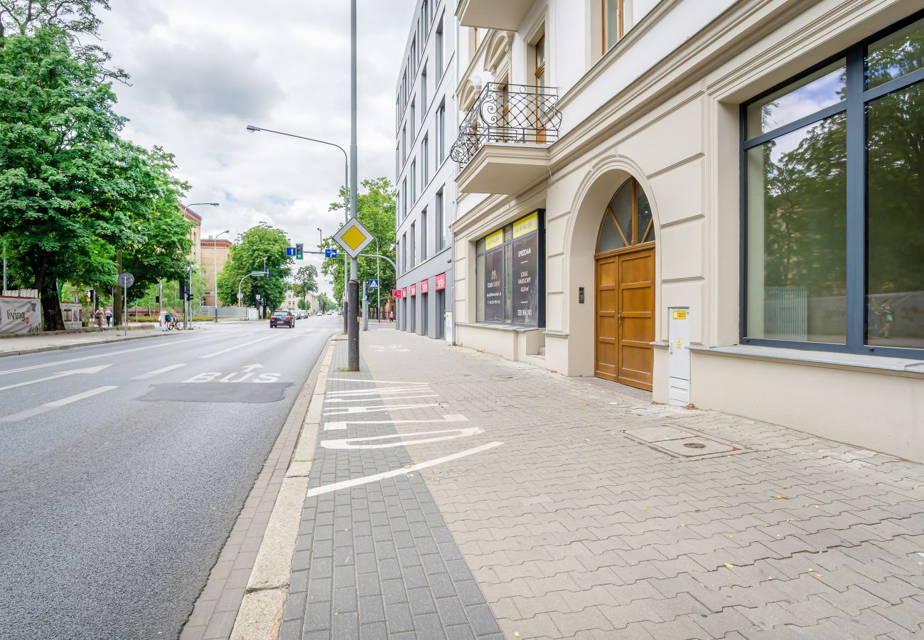 apartment, rent, outside, building, entrance, Bukowska 21, Poznań