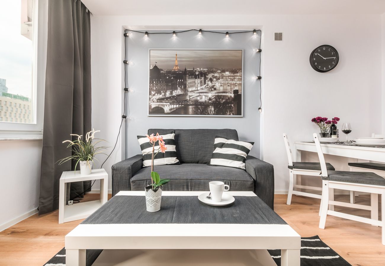 Apartment in Warszawa - One-Bedroom Apartment with Balcony | Warsaw Marszałkowska