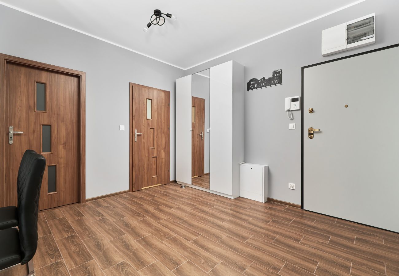 Apartment in Wrocław - One-Bedroom Apartment|  Jana Pawła II 21