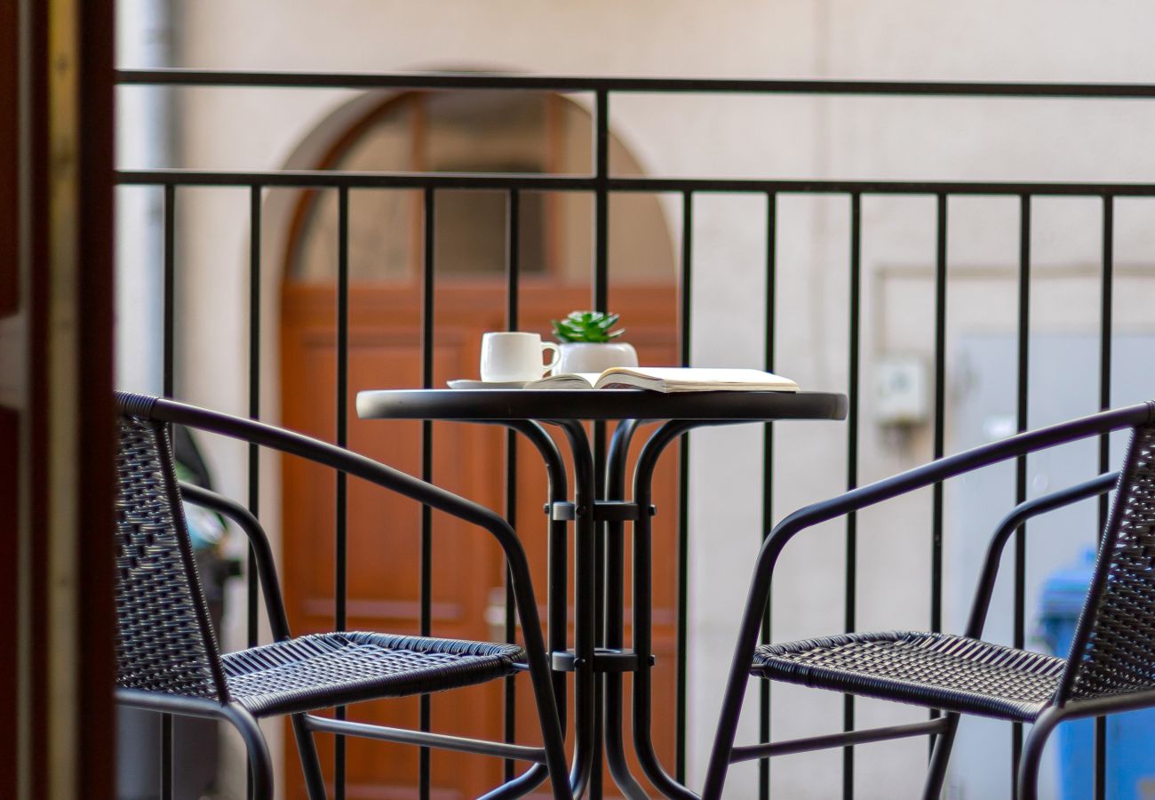 Studio in Kraków - Limanowskiego 17, Studio with balcony, Kraków 