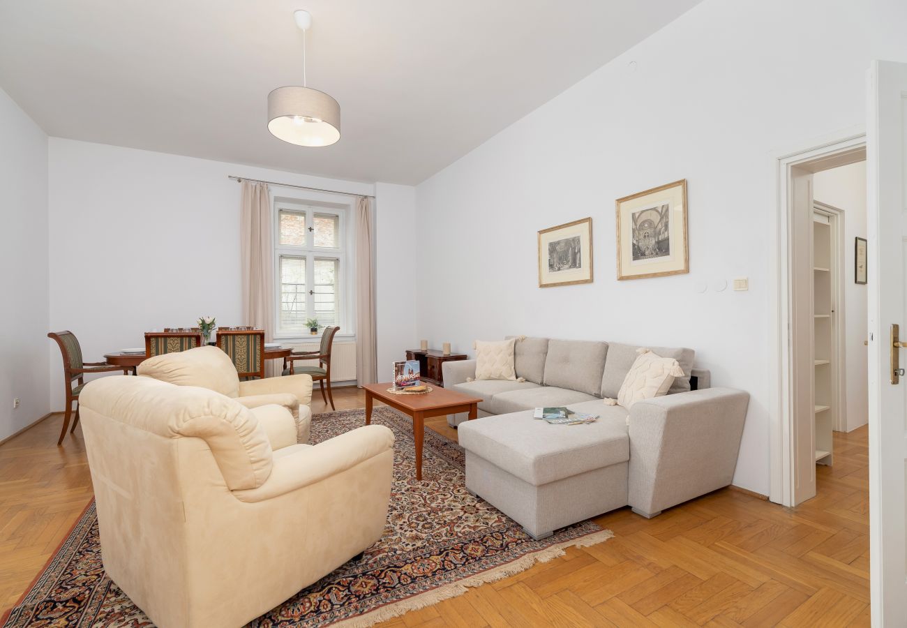 Apartment in Kraków - Main Market Square in Krakow | Spacious flat in a tenement house