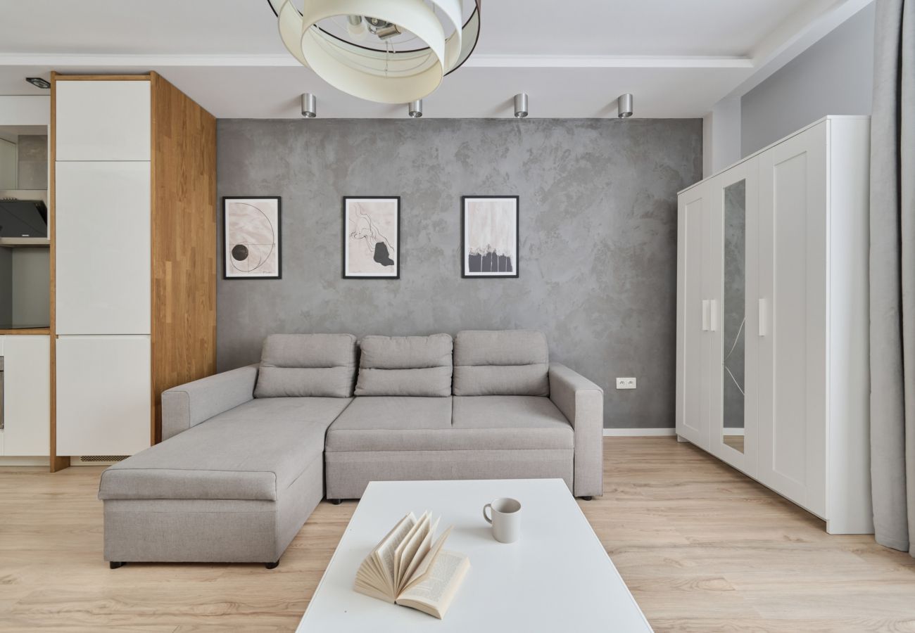 Studio in Wrocław - Modern Studio Apartment for 4 Guests, with Balcony, Wroclaw