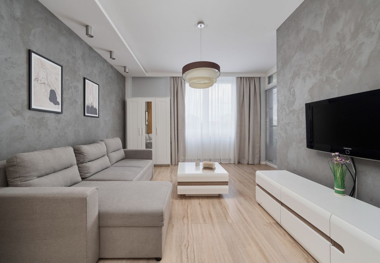 Studio in Wrocław - Modern Studio Apartment for 4 Guests, with Balcony, Wroclaw