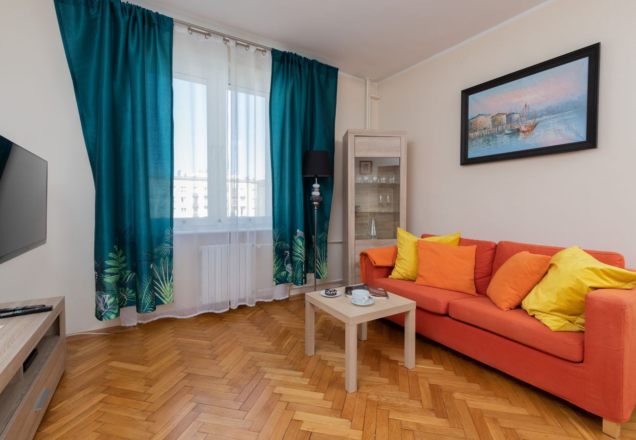 Apartment in Gdynia - Sunny Apartment for Family with Balcony, Gdynia Downtown