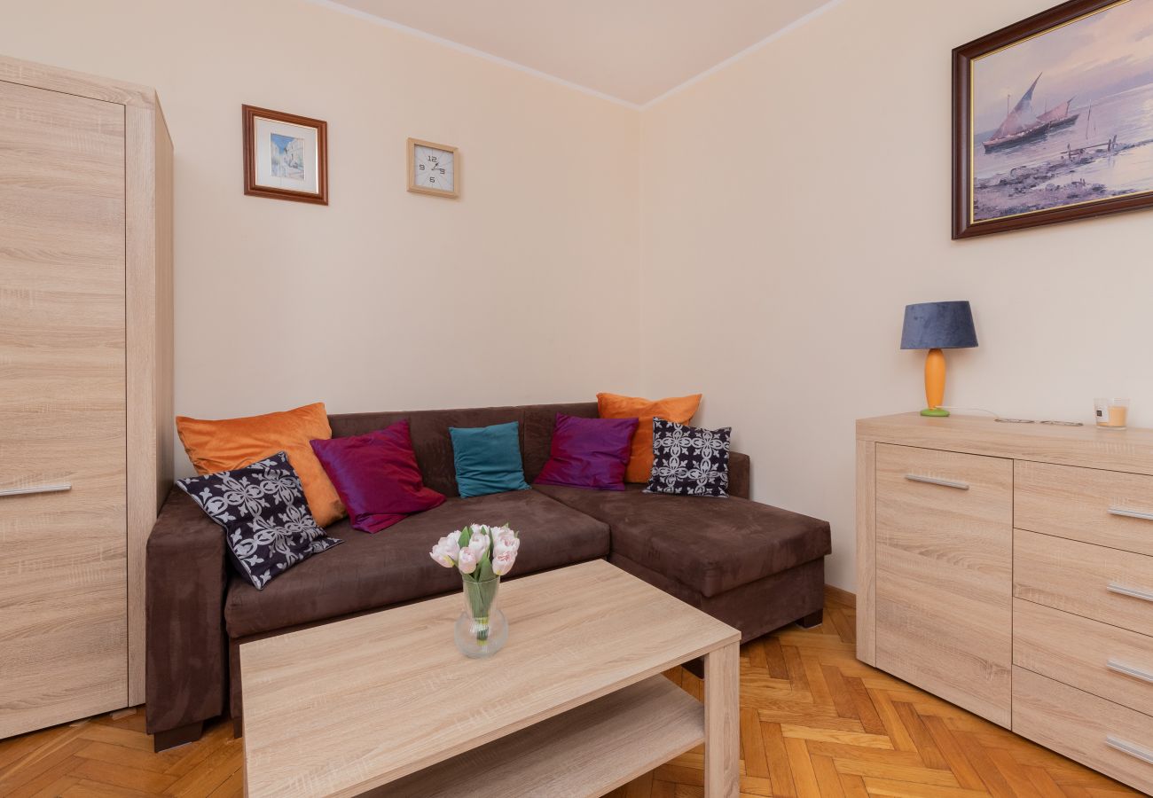 Apartment in Gdynia - Sunny Apartment for Family with Balcony, Gdynia Downtown