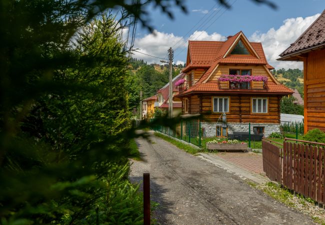 Apartment in Zakopane - Charming Apartment in a Cottage in the Mountains with Parking | Zakopane