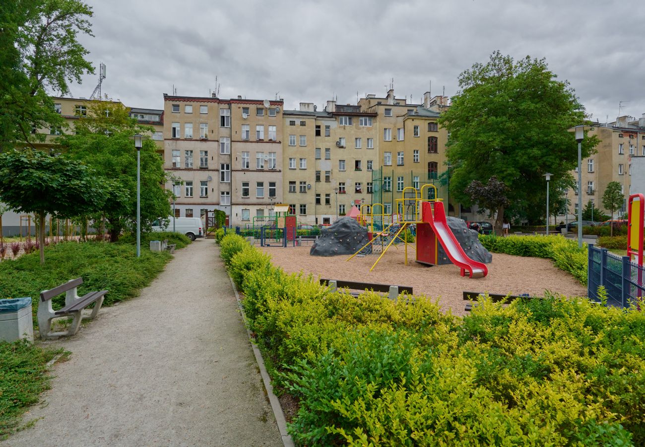 Studio in Wrocław - Trendy Studio with Balcony | 1,2 km to Wroclaw Main Station