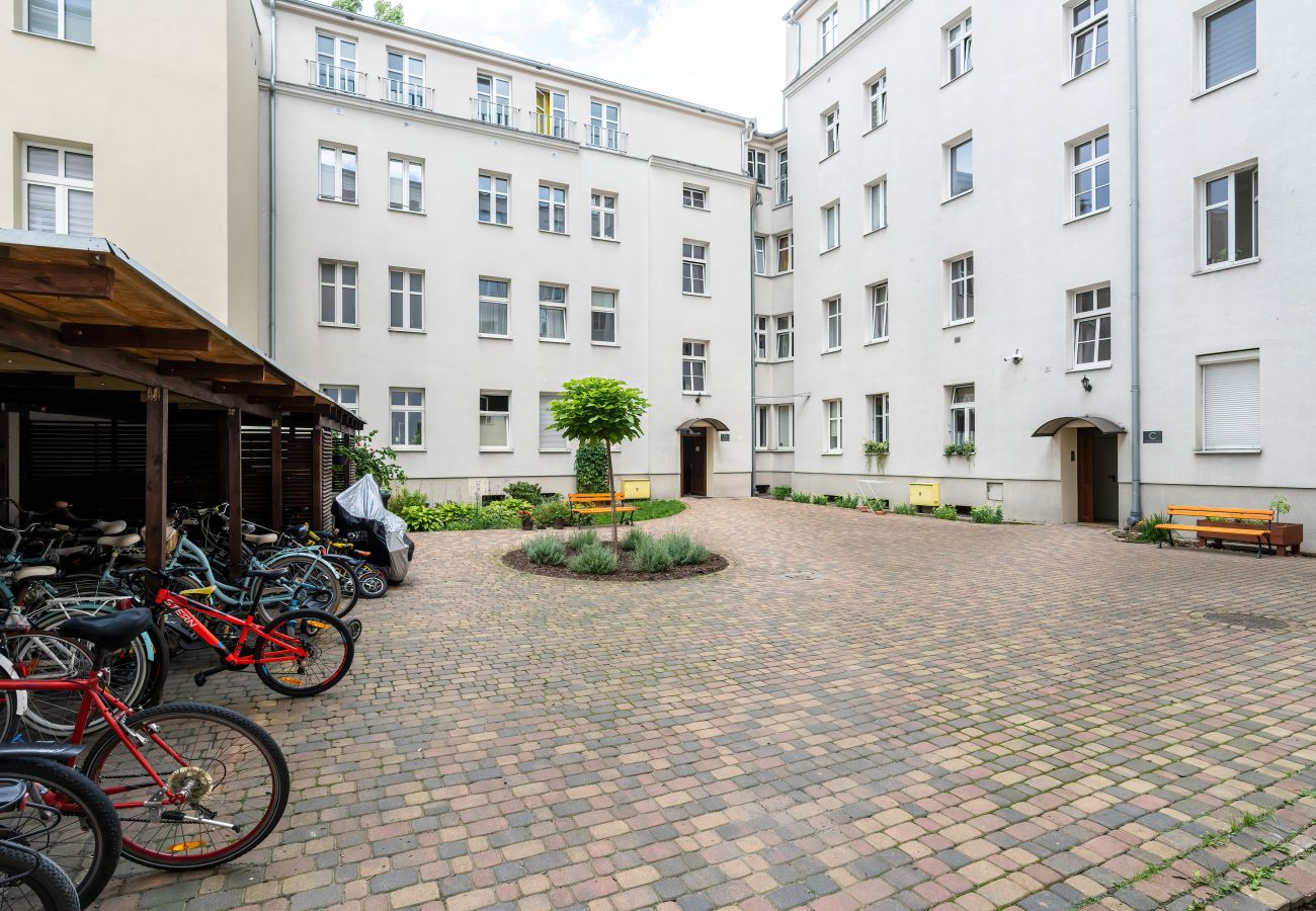 Apartment in Poznań - Cosy Apartment for 3 in the City Centre