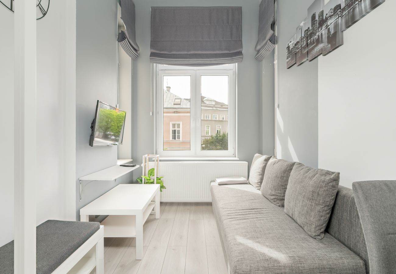 Studio in Poznań - Długa 18 | Comfortable and Stylish Studio with Mezzanine | 4 People | Poznań