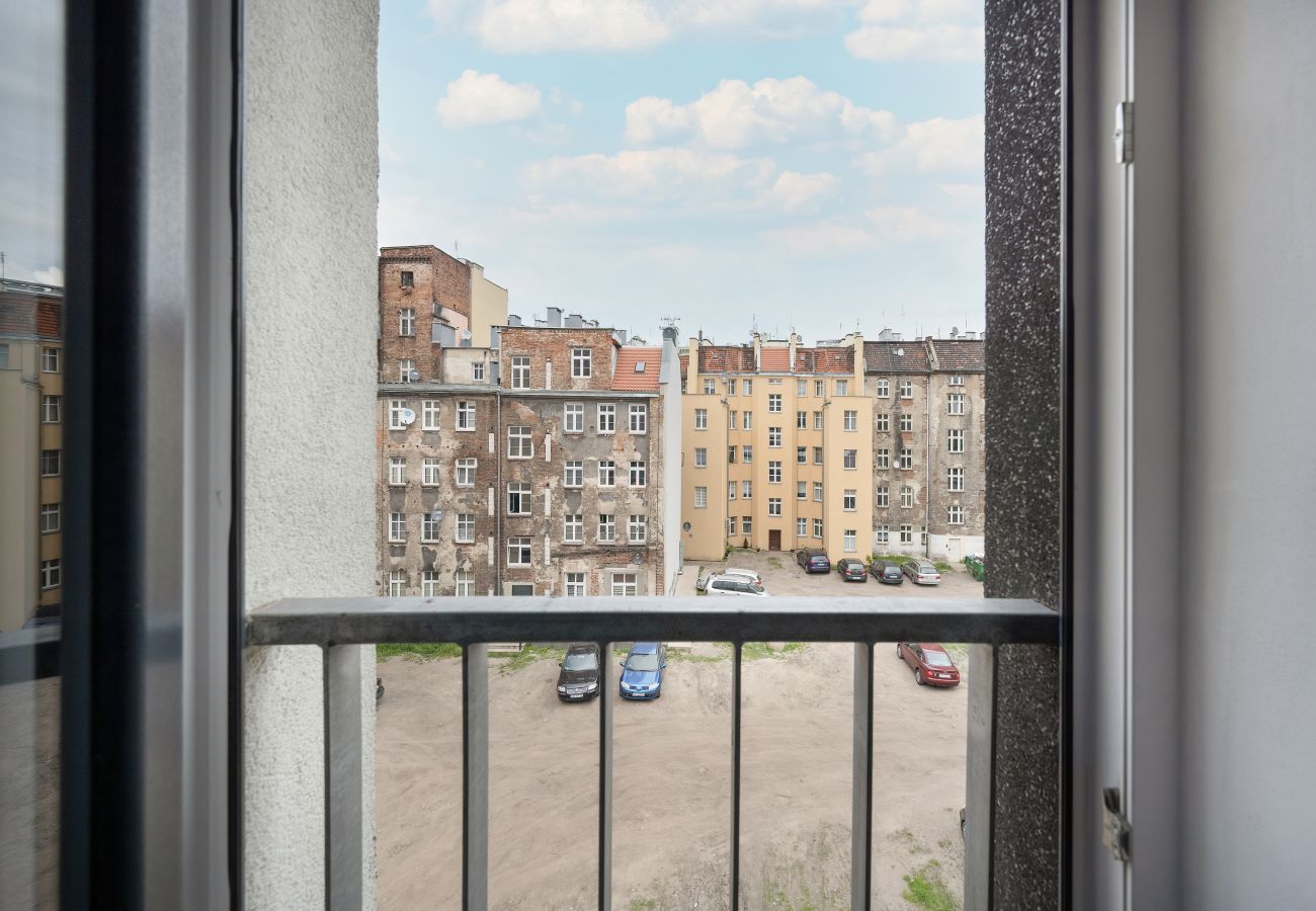 Studio in Wrocław - Studio | Komuny Paryskiej | Wrocław | Near Old Town | Balcony