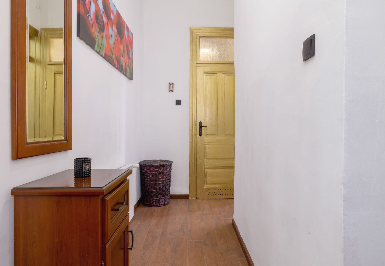 Apartment in Kraków - Elegant Apartment | Krakow | 300 Meters to the Old Town | Balcony | For 4