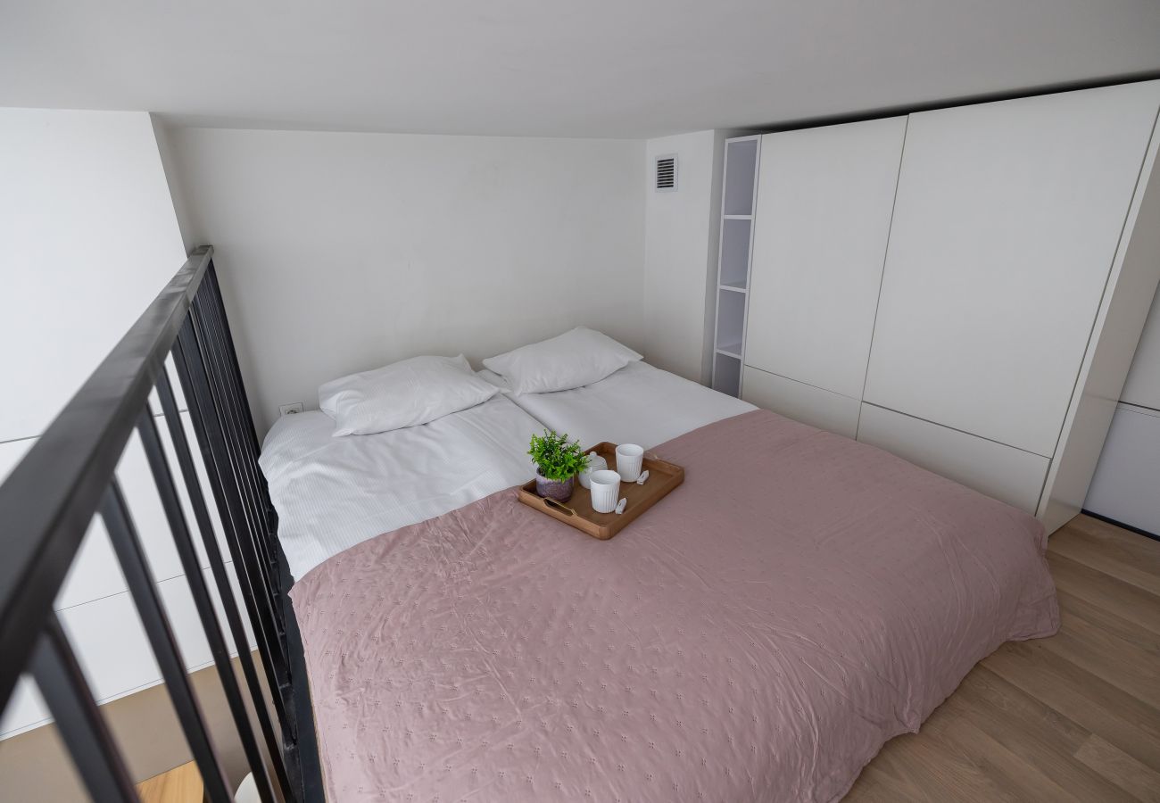 Studio in Kraków - Dietla 66 | Studio with Air Conditioning in the Center of Krakow