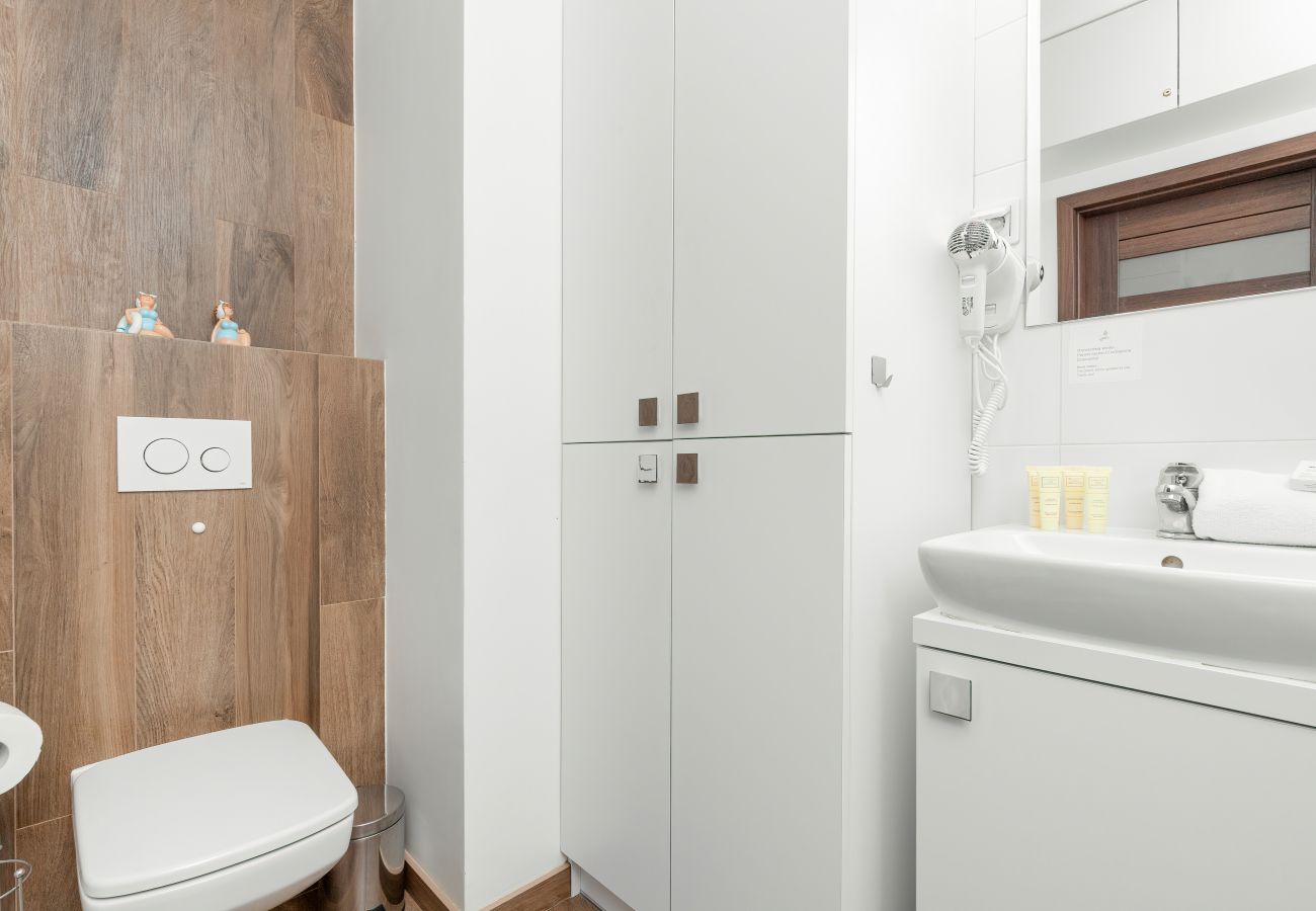 Studio in Gdańsk - Obrońców Wybrzeża 15 | Wifi, Studio for 4 guests, Balcony, Parking, Gdansk