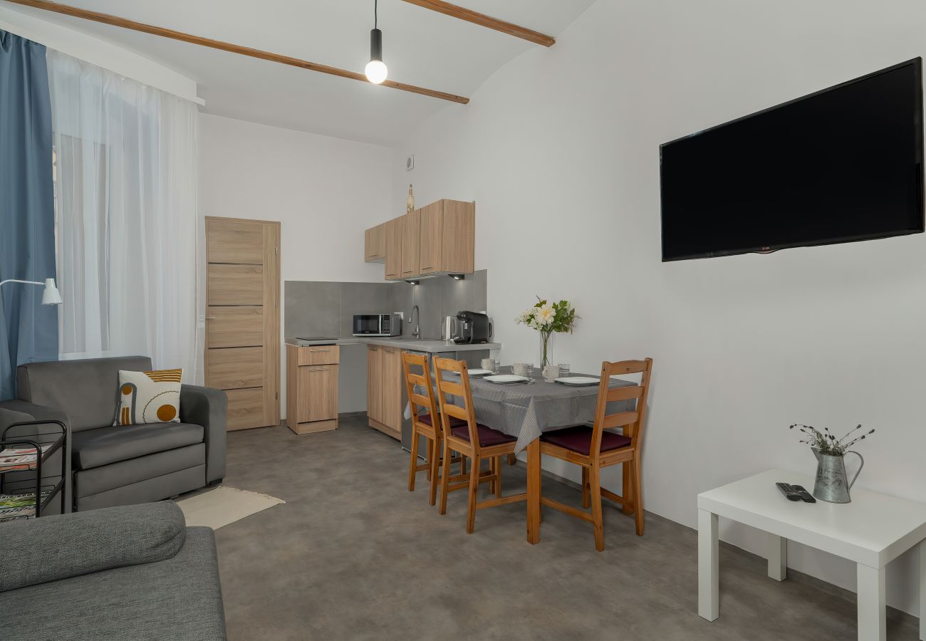 Studio in Poznań - Piekary 8A | Studio Close to the Market for 3 People | Poznań