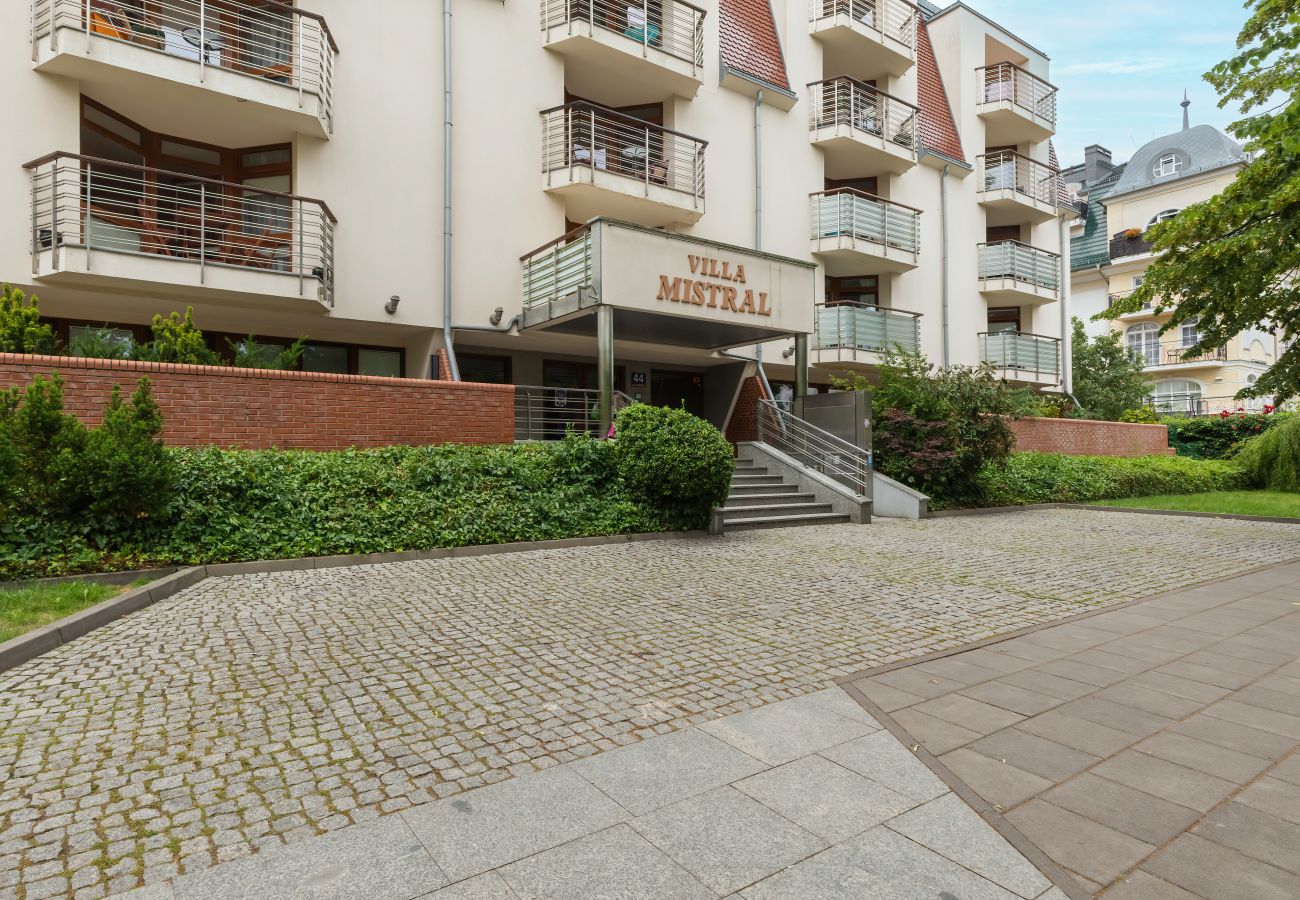 Apartament w Świnoujście - Apartament Villa Mistral 2 z 1 sypialnią blisko Promenady