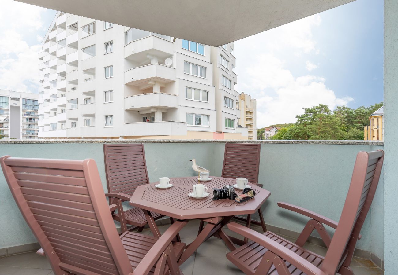 apartament, wynajem, balkon, krzesła, widok